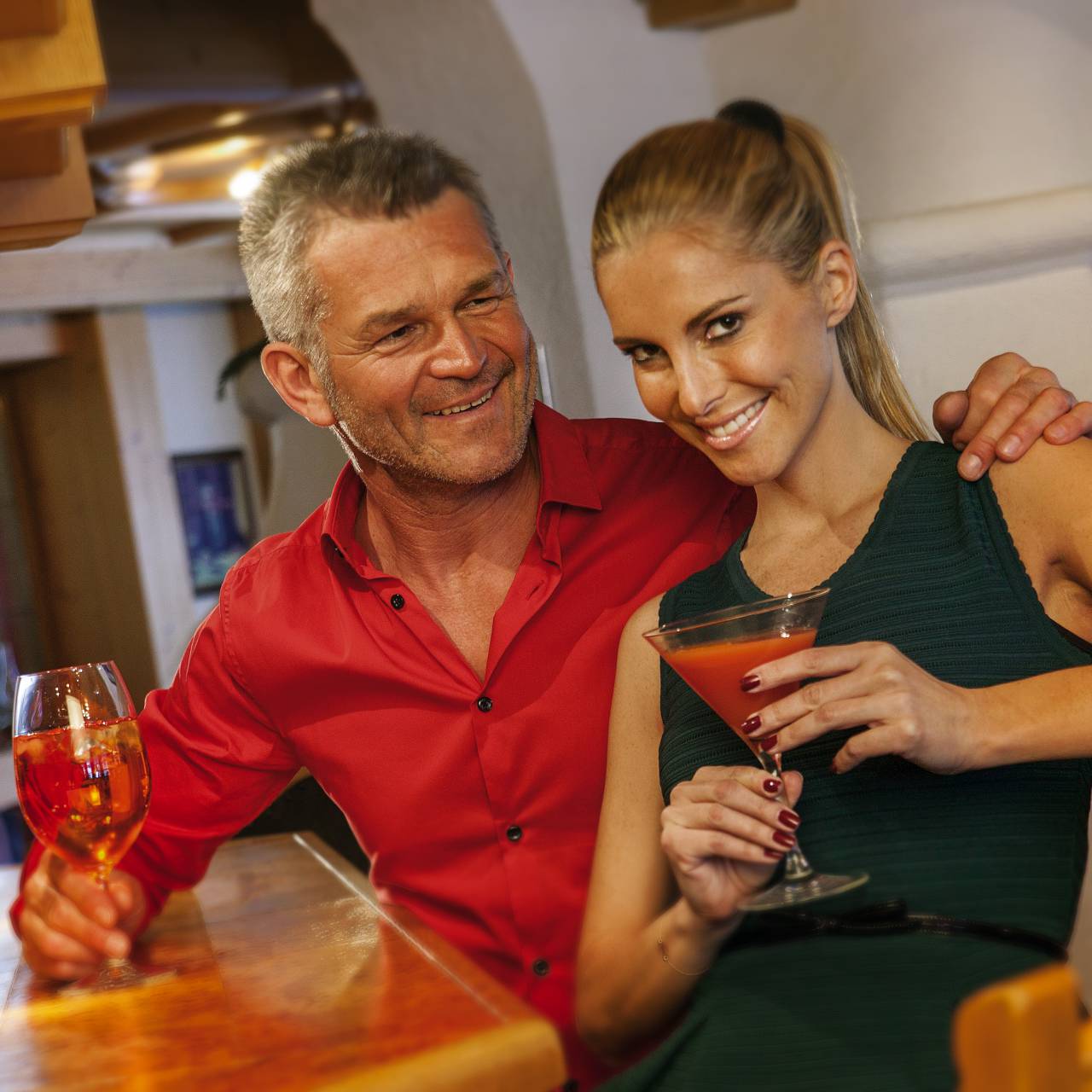 Gemütliches Beisammensein bei einem Glas Wein