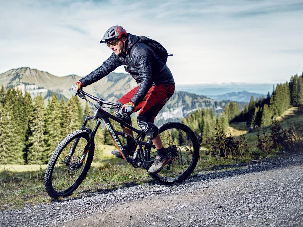 atlas race face pedale Pedals Color:Smoke Black Category:E Bike_150 kg and eMTB use BBC One - Top